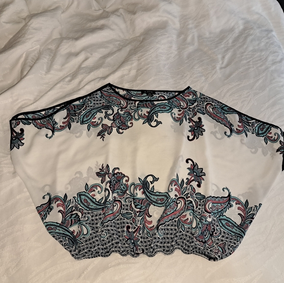 M White and Paisley cold shoulder blouse - Picture 3 of 9